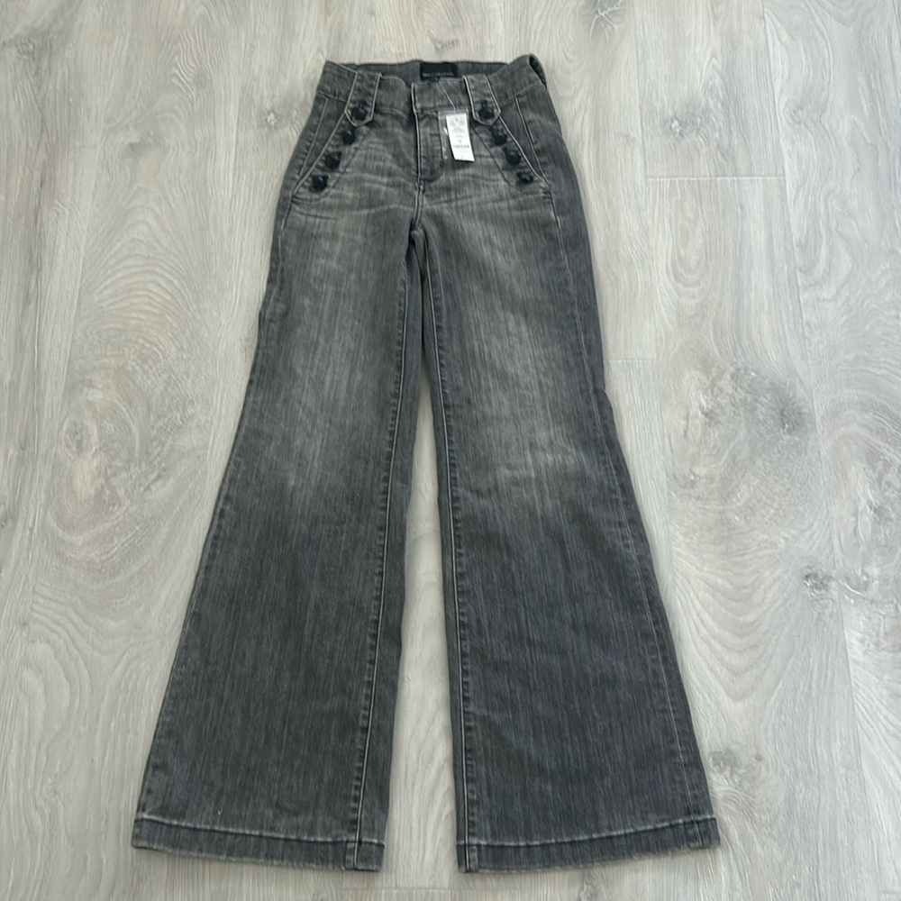 High-Rise Mariner Wide Leg Jeans
Size: 0 REGULAR

STYLE : 570341703